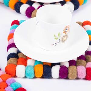Juego de 4 Salvamanteles de Fieltro y Lana Autosecantes Hechos a Mano, Súper Absorbentes y Antiarañazos, Accesorio de Decoración para Mesa - Product Image 2