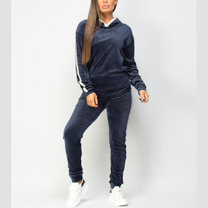 Survêtement pour femme de conception récente, fabriqué au Pakistan, avec logo personnalisé imprimé, sweat à capuche en polaire anti-boulochage, vêtements de sport de couleur unie - Product Image 5