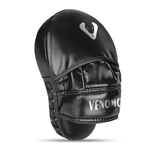ถุงมือฝึกซ้อมชกมวย Venomous Gold Reaper Focus Mitts หนังโค้งพรีเมียม ดีไซน์กันลื่น เป็นมิตรกับสิ่งแวดล้อม สีดำพิมพ์ลายทอง - Product Image 3