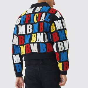 Chaqueta Varsity Personalizada OEM de Marca Privada para Hombre, Satén Chenille, Cierre de Broches con Letras, Cuello y Puños Acanalados, Estilo Urbano - Product Image 4