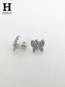 Delicados Pendientes de Diamantes con Forma de Mariposa en Oro de 14K/18K - Joyería Fina al por Mayor - Product Image 3