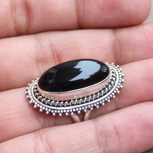 แหวนพลอยออนิกซ์สีดำรูปไข่ทรงยาวธรรมชาติ เงินแท้ 925 แหวนพลอยทำมือสำหรับเธอ - Product Image 2