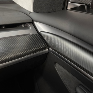 Panel <span class=keywords><strong>de</strong></span> salpicadero <span class=keywords><strong>de</strong></span> fibra <span class=keywords><strong>de</strong></span> carbono real Tesla Modelo 3/Y cubierta <span class=keywords><strong>de</strong></span> puerta delantera interior seca <span class=keywords><strong>de</strong></span> lujo embellecedor adhesivo Dash Kits cinta Interior <span class=keywords><strong>de</strong></span> coche - Product Image 4