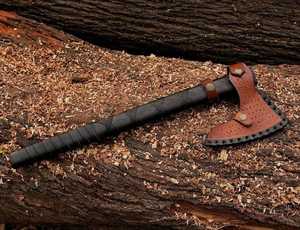 Hacha Vikinga Premium Hecha a Mano, Hoja de Acero Forjado, Mango de Madera Negra con Diseño Tallado, para Supervivencia, con Funda de Cuero - Product Image 6