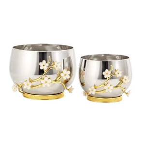 Cuencos Metálicos Hechos a Mano con Diseño de Flor de Cerezo, Estilo Oriental Pulido, para Regalos y Bodas - Product Image 1