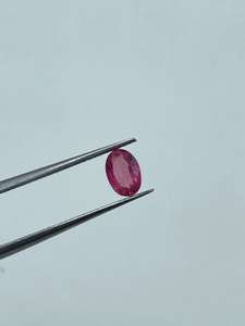 Exquisita Piedra Preciosa de Espinela Roja Rosada de Corte Ovalado Natural de Alta Calidad para la Elaboración de Joyería Fina - Product Image 2