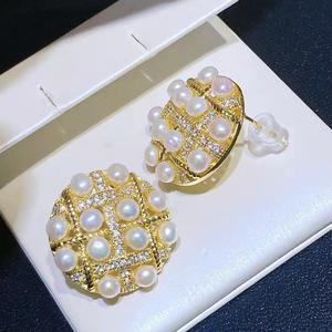 Collier en perles d'eau douce baroques à petites particules plaqué or 14 carats, nouveau produit de 4 mm, provenant de la collection de bijoux fins - Product Image 4