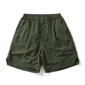 Shorts Bermuda pour homme en tissu Oxford vert uni, séchage rapide, taille élastique, style décontracté avec poches - Product Image 1