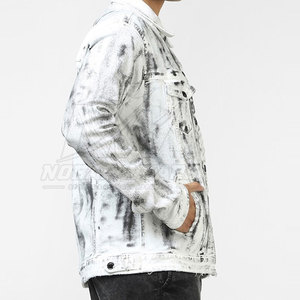Chaqueta de invierno para hombre con diseño audaz, forro acolchado, estilo urbano moderno, ideal para el atuendo diario de invierno. - Product Image 3