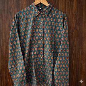 Camisa de Mujer con Estampado Floral, Botones, Manga Larga, Cuello Clásico, Corte Regular, Blusa de Viscosa y Algodón - Product Image 1