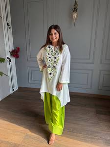 Ensemble Salwar Farshi Brodé en Crêpe Naturel Entièrement Cousu, Haut Infroissable et Extensible pour Toutes les Occasions Festives - Vente en Gros - Product Image 4