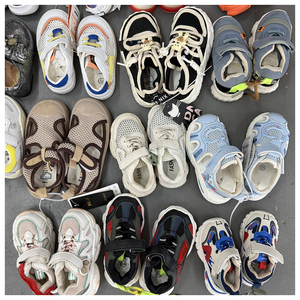 Liquidation : Vente en gros de chaussures et vêtements d'occasion pour garçons et filles, stock aléatoire de chaussures européennes - Product Image 1
