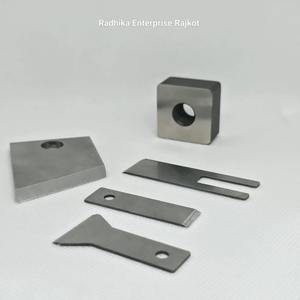 Embouts de broyeur en acier allié résistant à l'usure 34x34mm pour le traitement des déchets plastiques à axe unique et la récupération des matériaux - Product Image 1