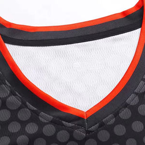 Uniformes de basket-ball pour hommes de bonne qualité, légers, style streetwear d'hiver, teinture unie, avec service OEM - Product Image 4
