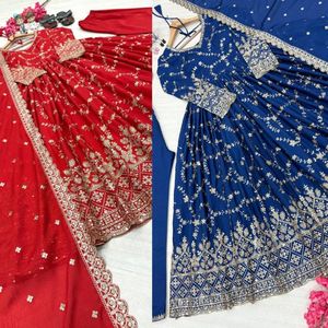 Robe Anarkali en soie chinon lourde de créateur avec bas de robe et dupatta brodé |   Tenue de soirée et de mariage avec broderie miroir de 5 mm - Product Image 4