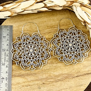 Pendientes de Aro Mandala de Filigrana Favoritos del Mercado, Joyería Tribal de Latón para Mujer, Diseño Floral Bohemio Bañado en Plata, Venta al por Mayor/OEM/ODM - Product Image 6