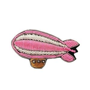 Broche de murciélago personalizado al por mayor, hecho a mano, con bordado de cuentas y alambre de filigrana, pin de moda de lujo artesanal para bodas, fiestas y niños. - Product Image 3
