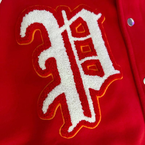 Chaqueta Varsity Estilo Americano Personalizada, Bordado 3D en Chenille, Diseño OEM, Chaqueta Letterman de Cuero Vacuno y Lana, Tallas Grandes, Ropa de Invierno - Product Image 3