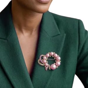 Broche de Perlas Rosas con Cinta de Diamantes de Imitación, Joyería de Moda para Mujer, Pin Decorativo Elegante, Accesorio para Ropa, Bolso, Regalo - Product Image 4