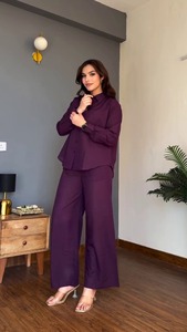 Conjunto Casual Elegante para Chicas, Camisa con Cuello en V y Mangas Largas con Pantalón, Diseño Color Block Sólido, Alta Demanda, de la India - Product Image 5