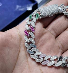 Pulsera de Eslabones Cubanos con Diamantes Moissanite Dvars |   Joyería de Plata de Ley 925 Chapada en Oro con Incrustaciones de Circonitas |   Regalo de Moda con Brillo VVS - Product Image 3