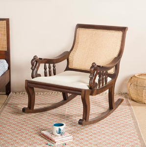 Fauteuil à bascule élégant en bois clair avec structure en bois courbé et revêtement en tissu jaune moutarde vif, à prix de gros. - Product Image 4