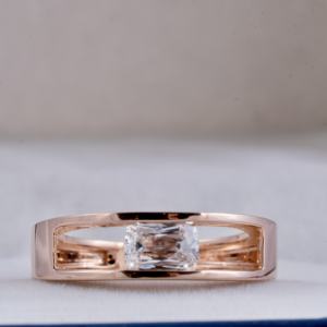 Bague en diamant taillé Ashoka, bijoux unisexes, design élégant et moderne, pour tous les jours, occasions spéciales et style intemporel - Product Image 3