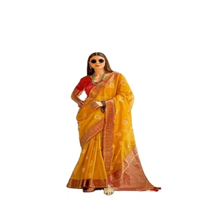 El último diseñador de seda de tejido suave Zari Weaving Border Saree de Fab Zone - Product Image 1