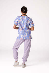 Ensemble de Blouse et Pantalon Médical Personnalisé OEM pour Infirmières Pédiatriques – Tenue d'Infirmière, Blouse Médicale, Uniformes d'Hôpital, Ensembles de Blouses pour Femmes - Product Image 2
