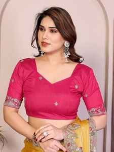 Sari en soie dorée NiMa Creations, broderie rose, tenue de mariage traditionnelle pour femmes, longueur au sol, coupe classique, séchage rapide, toutes saisons - Product Image 4