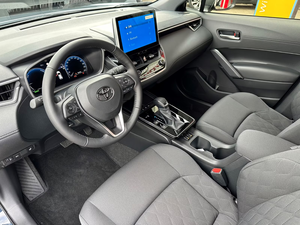 Toyota Corolla Cross 1.8 Hybride FWD Team Deutschland SUV Hybride Économe en Carburant Crossover Compact Édition Allemagne - Product Image 6