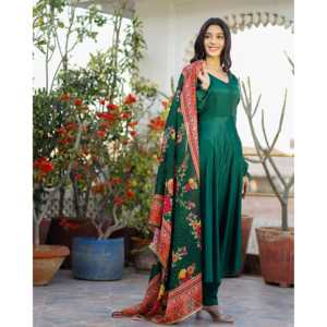 Ensemble de costume en satin vert émeraude - Taille XS - Product Image 6