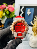 Montre numérique légère à boîtier rond, bracelet en caoutchouc rouge, pierres de moissanite, style minimaliste hip-hop, unisexe, pour usage quotidien adulte