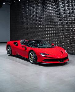 Auto Deportivo USADO AUTÉNTICO Rojo SF90 Stradale AWD con Volante a la Izquierda, Asientos de Cuero, Cámara Trasera, Listo para Conducir - Product Image 4