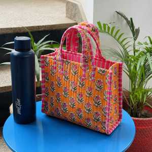Sac fourre-tout matelassé en coton Veer Handicrafts, orange, à motif rayé, style tendance, fermeture éclair, toutes saisons, usage quotidien, plage - Product Image 1
