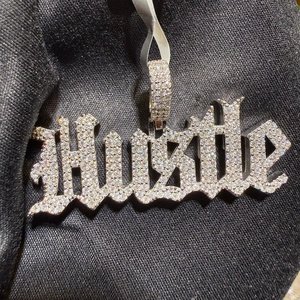 Colgante de Lujo con Letra Personalizada VVS, Diamante Moissanite, Plata de Ley 925, Micro Pavé, Estilo Hip Hop, para Uso Unisex - Product Image 6