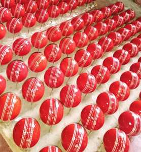 Pelota de Cricket de Cuero Rojo, Pelota de Entrenamiento para Partidos de Prueba, Pelota de Cricket con Logotipo Personalizado para Uso en Partidos Deportivos - Product Image 5