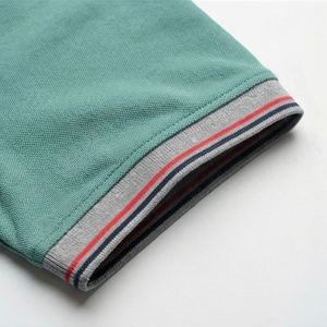 Polo en piqué de coton uni pour homme, manches courtes, décontracté, respirant, tissu tricoté, coupe classique, vert avec col à bordure grise - Product Image 6