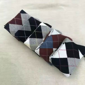 Chaussettes décontractées classiques et confortables, tissu doux et respirant, conçues pour un usage régulier, à la maison et en toutes saisons. - Product Image 4