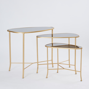 Table gigogne en métal artisanale avec plateau en verre, meuble de salon unique pour une décoration intérieure élégante et contemporaine - Product Image 3