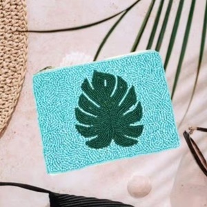 Smile Design Handmade Customized Seed Beaded Coin Pouch <b>Wallet</b> with Zipper Closure and Fashionable Accessory Features - Product Image 4