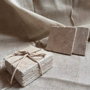 Sous-verres en marbre travertin pierre naturelle, élégants pour la table - Product Image 1