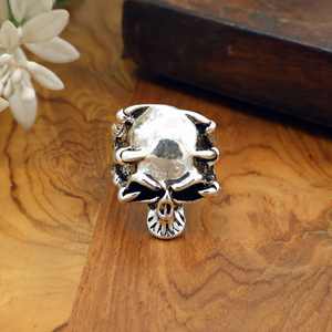 Anillo de calavera de latón estilo retro punk para hombre |   Joyería Gótica de Esqueletos para Motociclistas al por Mayor |   Anillo de Metal Pesado con Cabeza de Fantasma - Product Image 2
