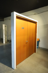 Porte coupe-feu en acier d'exportation indienne avec dimensions personnalisées et finition de peinture en poudre de qualité supérieure disponible pour les commandes en gros - Product Image 4