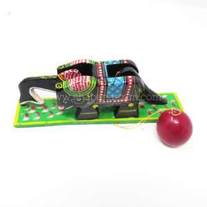 Juguetes de madera pintados Artesanías decorativas Juguetes pintados a mano Venta al por mayor India Artesanías de madera asequibles Juguetes pintados a mano - Product Image 5