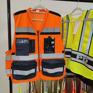 เสื้อกั๊กนิรภัยสะท้อนแสงแบบกำหนดเองสำหรับเจ้าหน้าที่รักษาความปลอดภัยทางการแพทย์ เสื้อผ้าความปลอดภัยแบบมองเห็นได้ชัด เสื้อผ้ารักษาความปลอดภัยแบบยูนิฟอร์ม เสื้อกั๊กนิรภัยทางยุทธวิธี - Product Image 3