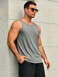 เสื้อกล้ามผู้ชาย Six Trend Sports สีเทาล้วน คอกลม แขนกุด แห้งเร็ว ผ้าถัก 100% คอตตอน สไตล์ลำลอง ทรงเข้ารูป HIGH STREET น้ำหนัก 160 กรัม - Product Image 4