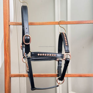 Nouveau licou de course de chevaux en cuir véritable de luxe avec matériel en or rose et accents de cristal réglable équipement de pointe durable et élégant - Product Image 6