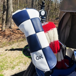 SOSH4 Housse de club de golf personnalisable en cuir PU, motif feuille, fermeture magnétique durable, couleurs unies, résistante à l'eau, suspendable - Product Image 1