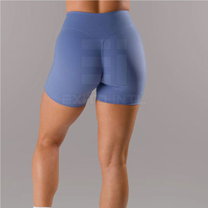 Shorts de yoga mi-longs pour femmes, couleur unie, avec logo personnalisé, séchage rapide, respirants, coupe-vent, shorts de fitness pour la salle de sport, fabriqués par des fabricants pakistanais - Product Image 2